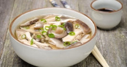 Chinesische-Huehnersuppe